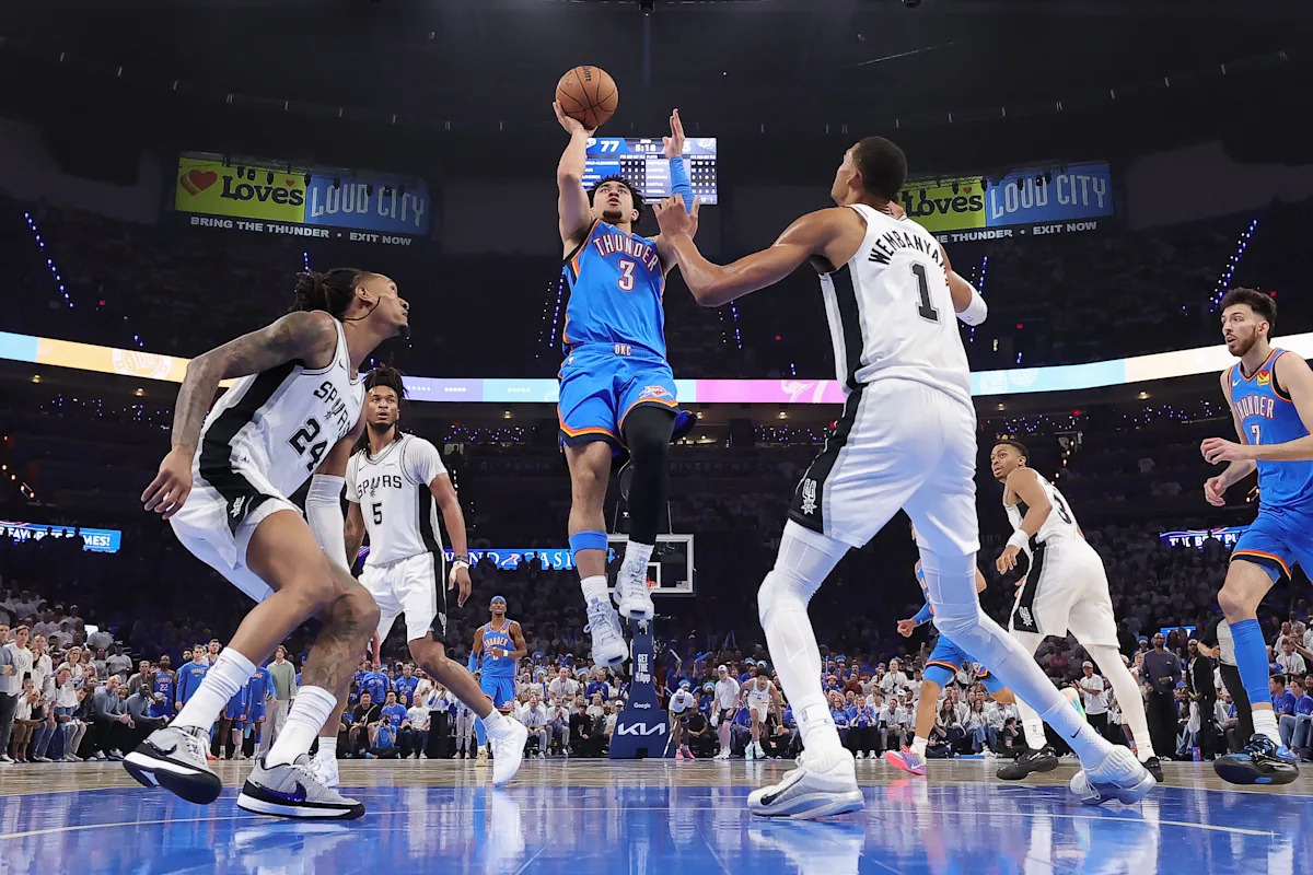 San Antonio Spurs vs. OKC Thunder: dónde ver el Juego 3 esta noche, hora, canal y más