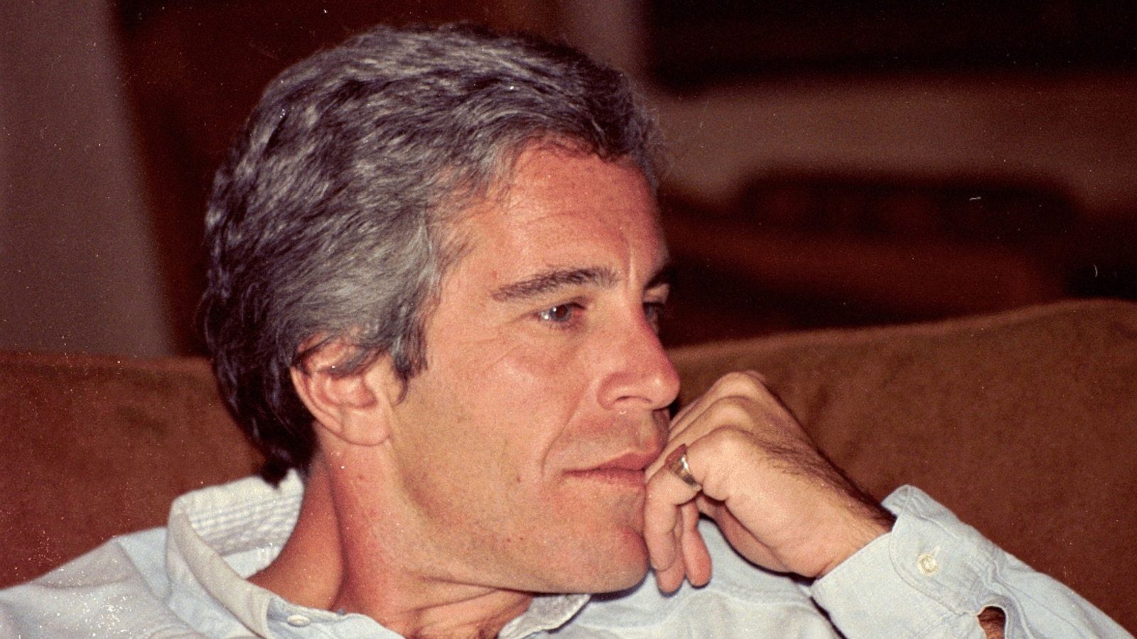 Bank of America llega a una propuesta de acuerdo no vinculante en una demanda que alega que contribuyó a los crímenes de Jeffrey Epstein