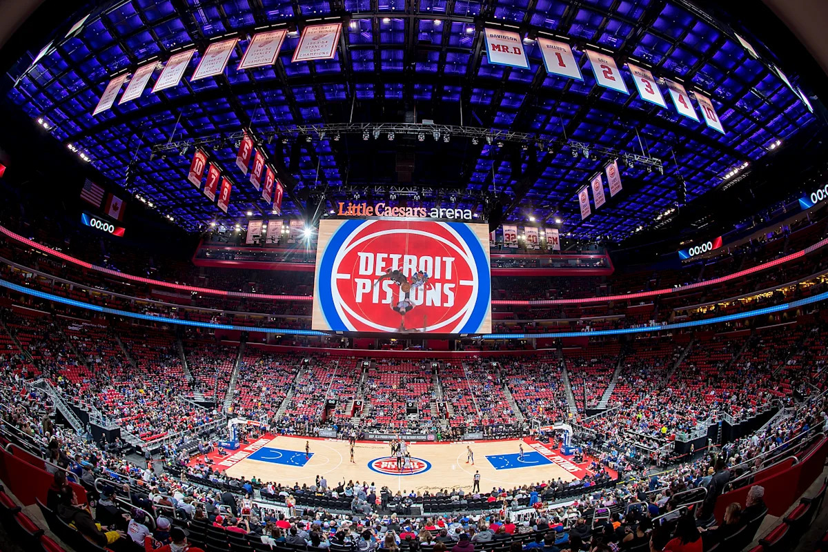 Juego Cavaliers-Pistons interrumpido por 12 minutos de timbre continuo