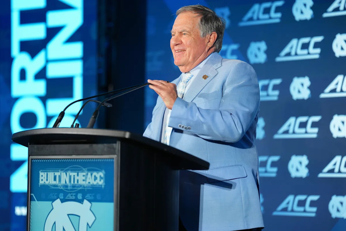 Bill Belichick dice que la cultura y la ética laboral de Carolina del Norte son “muy diferentes” de cara a la segunda temporada