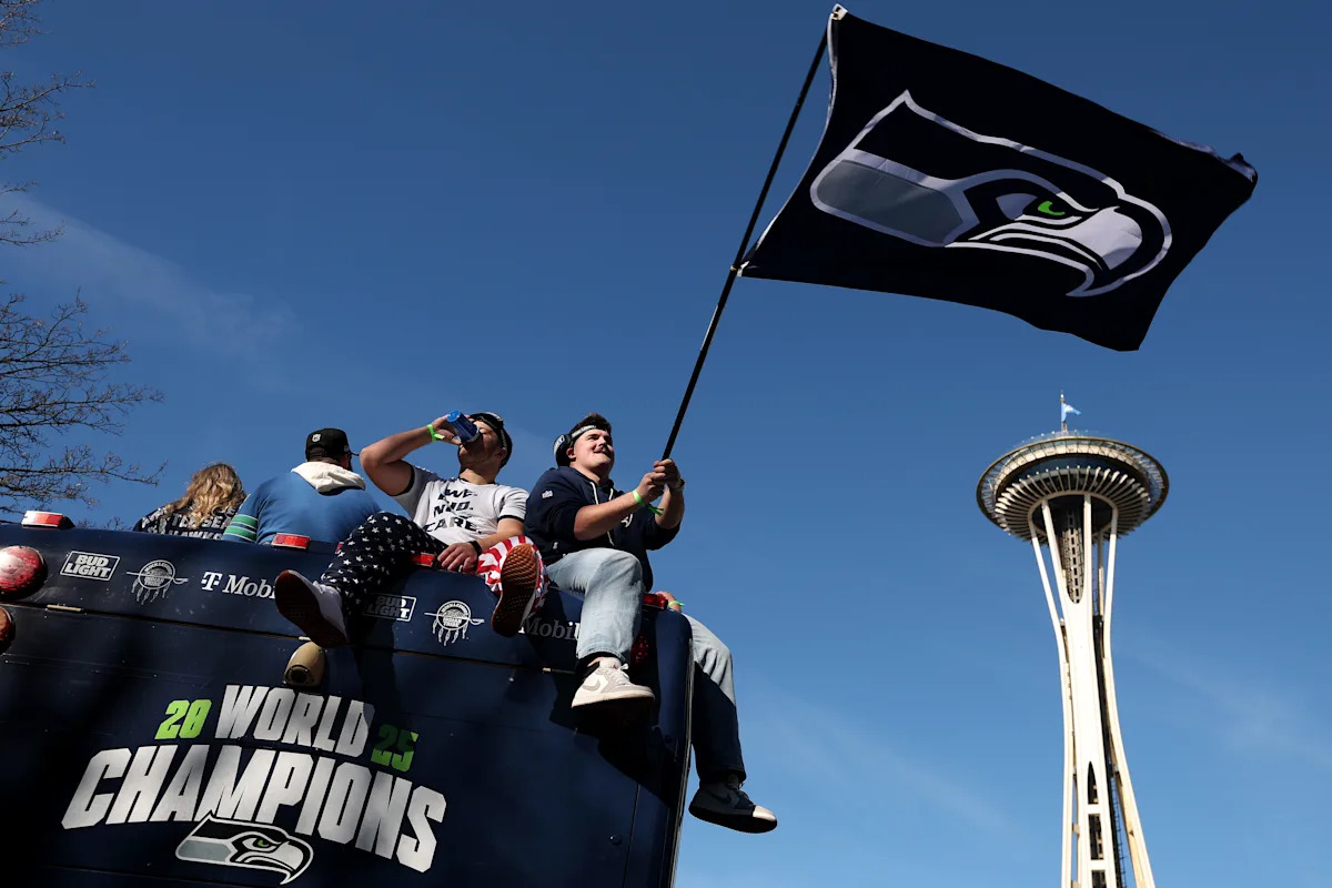 Los Seahawks revelan anillos del Super Bowl LX, que cuentan con piezas de fútbol y partes móviles
