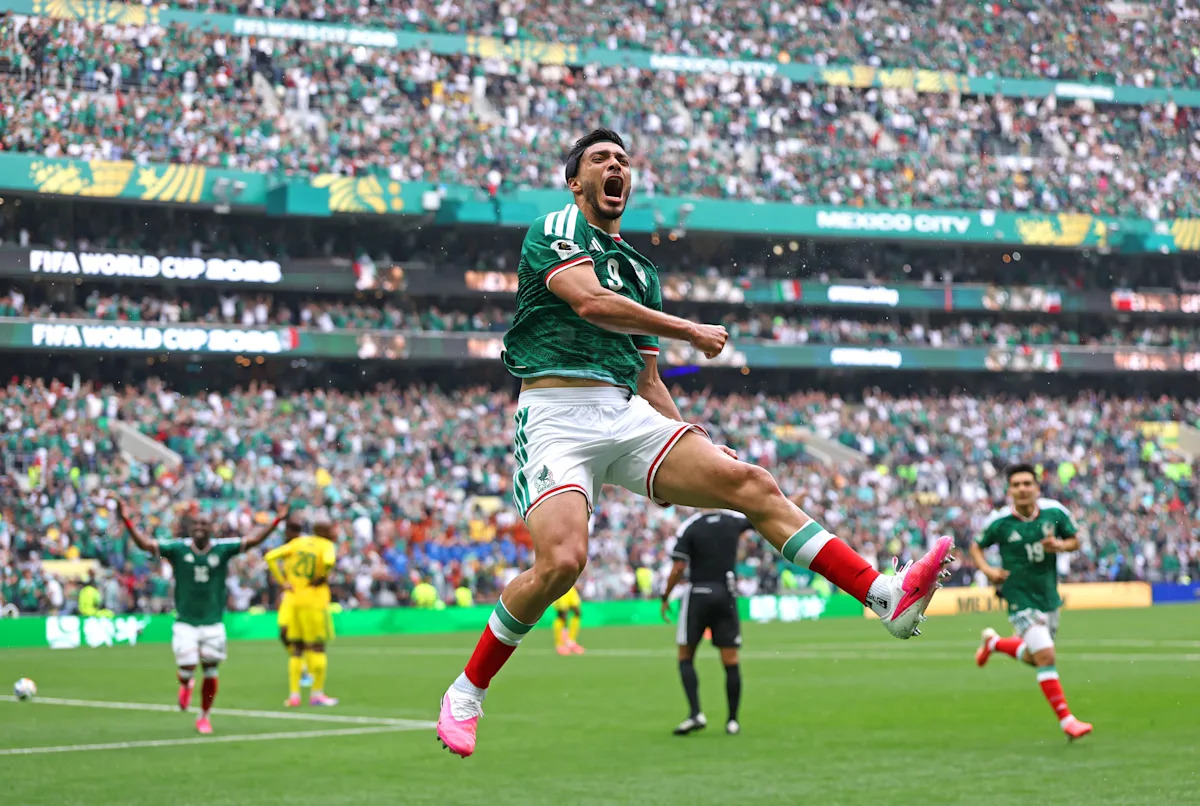 Copa Mundial 2026: Julián Quiñones y Raúl Jiménez llevan a México a una dominante victoria por 2-0 sobre Sudáfrica