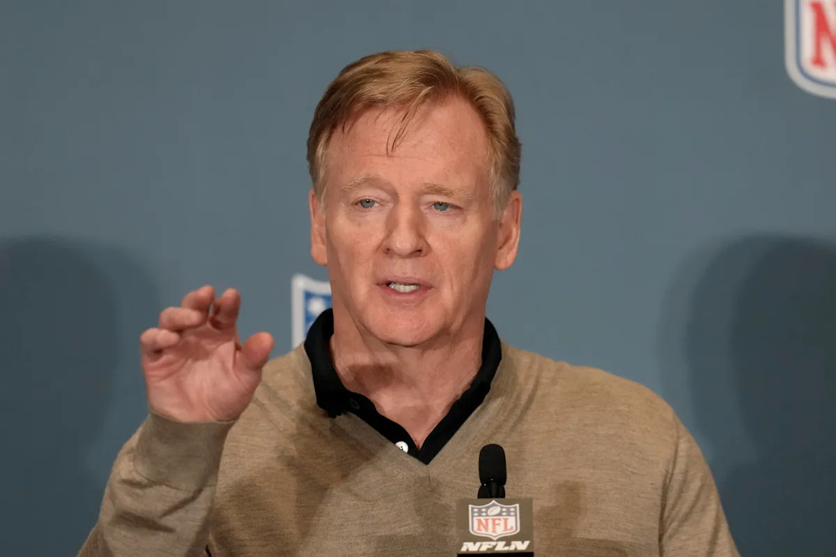 Roger Goodell defiende la política de diversidad después de que el fiscal general de Florida impugna la regla Rooney: ‘Conocemos las leyes’
