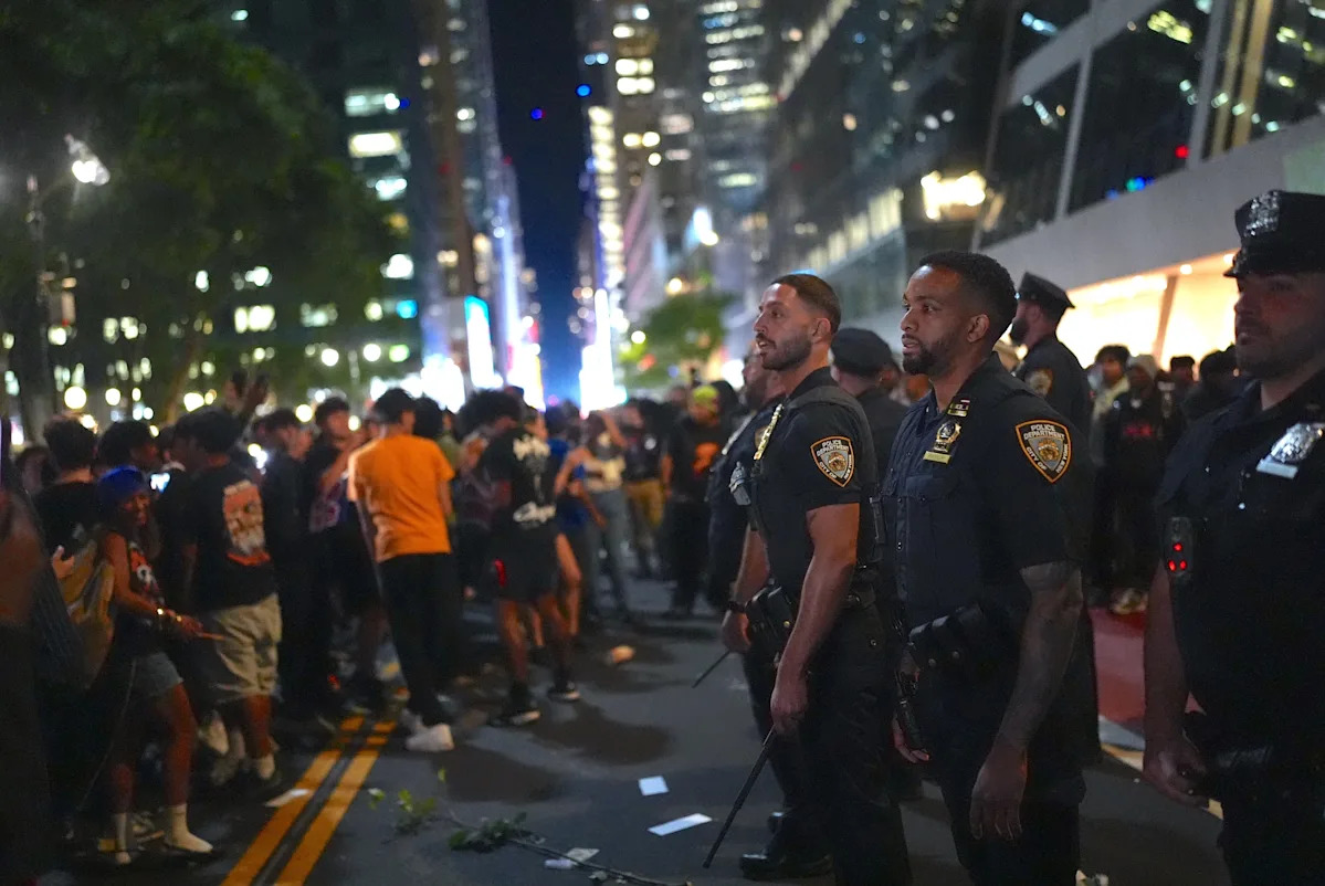 La fiesta del tercer partido de los Knicks en Nueva York termina con 21 arrestados