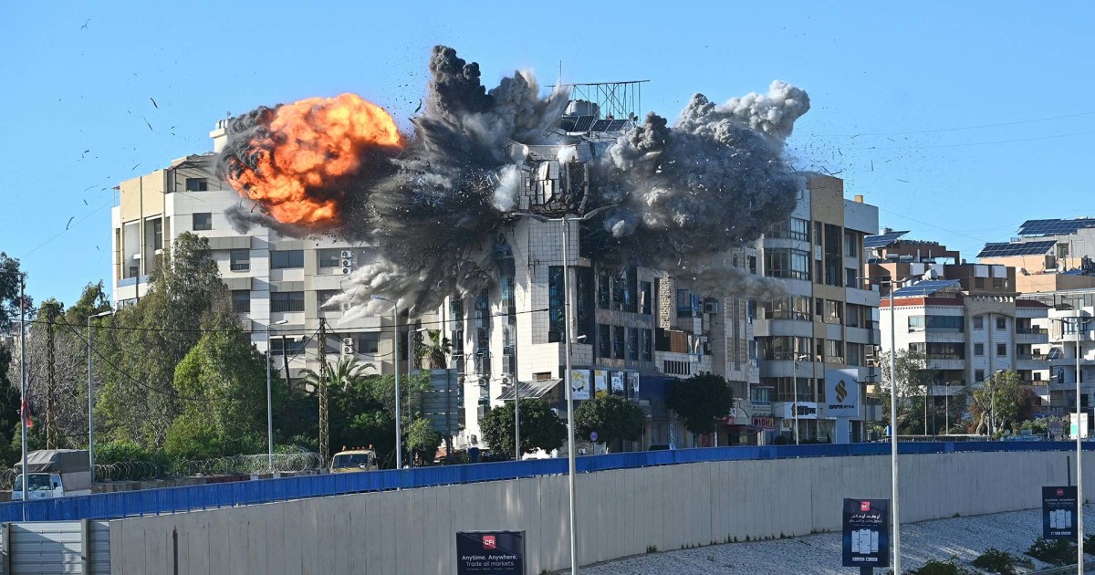 Ataque aéreo israelí destruye edificio en Beirut