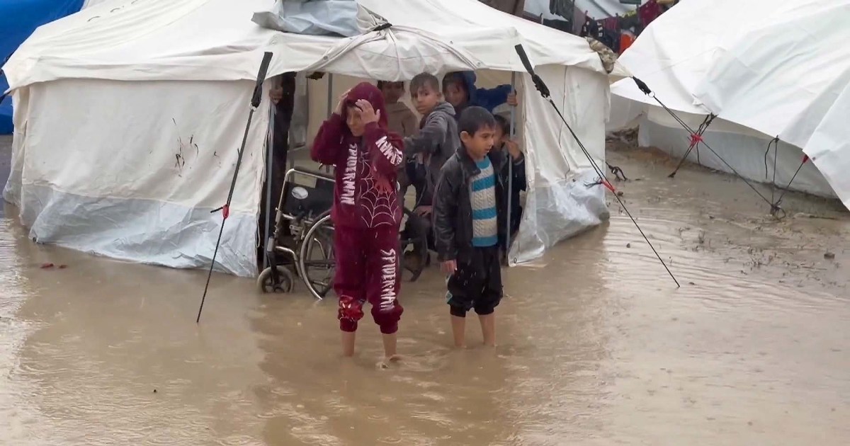 f_tov_lon_gazaflooding_251211-x5y9r2.jpg