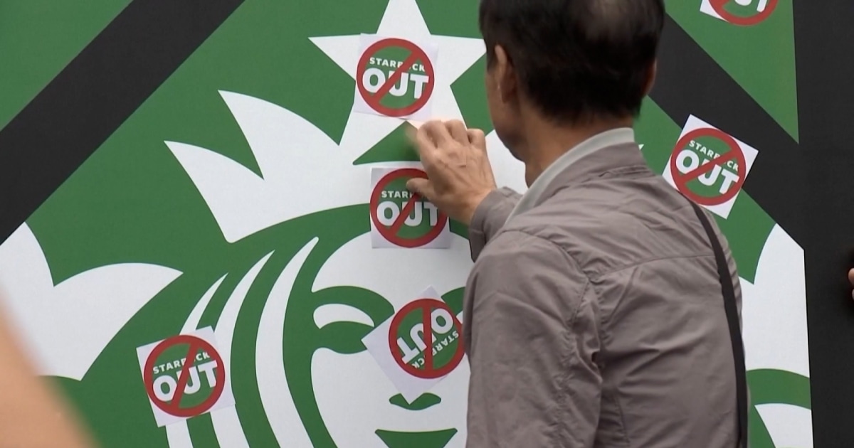 Starbucks enfrenta reacciones violentas en Corea del Sur por la campaña del ‘Día del Tanque’