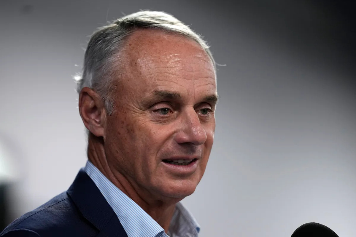 El comisionado de la MLB, Rob Manfred, dice “por supuesto” que le preocupa que se repita el paro laboral de 1994
