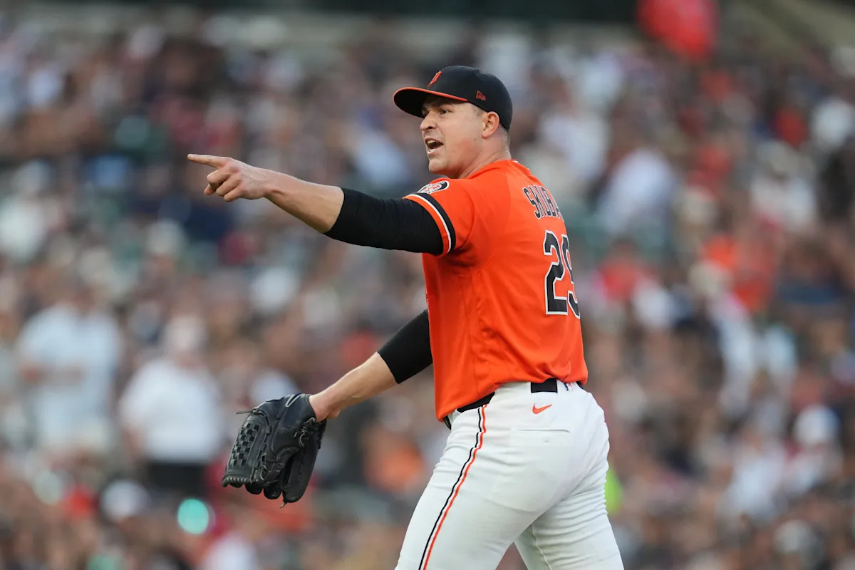 Tarik Skubal poncha a 8 en la victoria de los Tigres por 4-3 sobre los Medias Blancas e intercambia comentarios con el dugout contrario