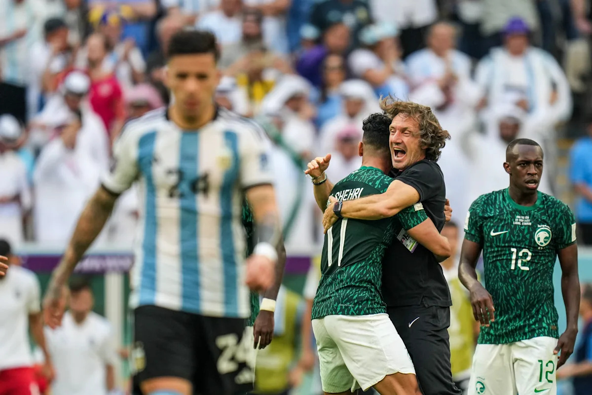 A 26 días del Mundial: Arabia Saudita sorprende a Argentina, futura campeona