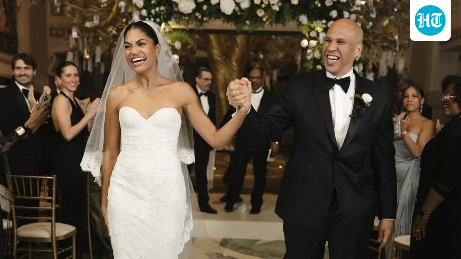 ¿Cuál es el patrimonio neto de Cory Booker? Senador de Nueva Jersey se casa con su prometida Alexis Lewis