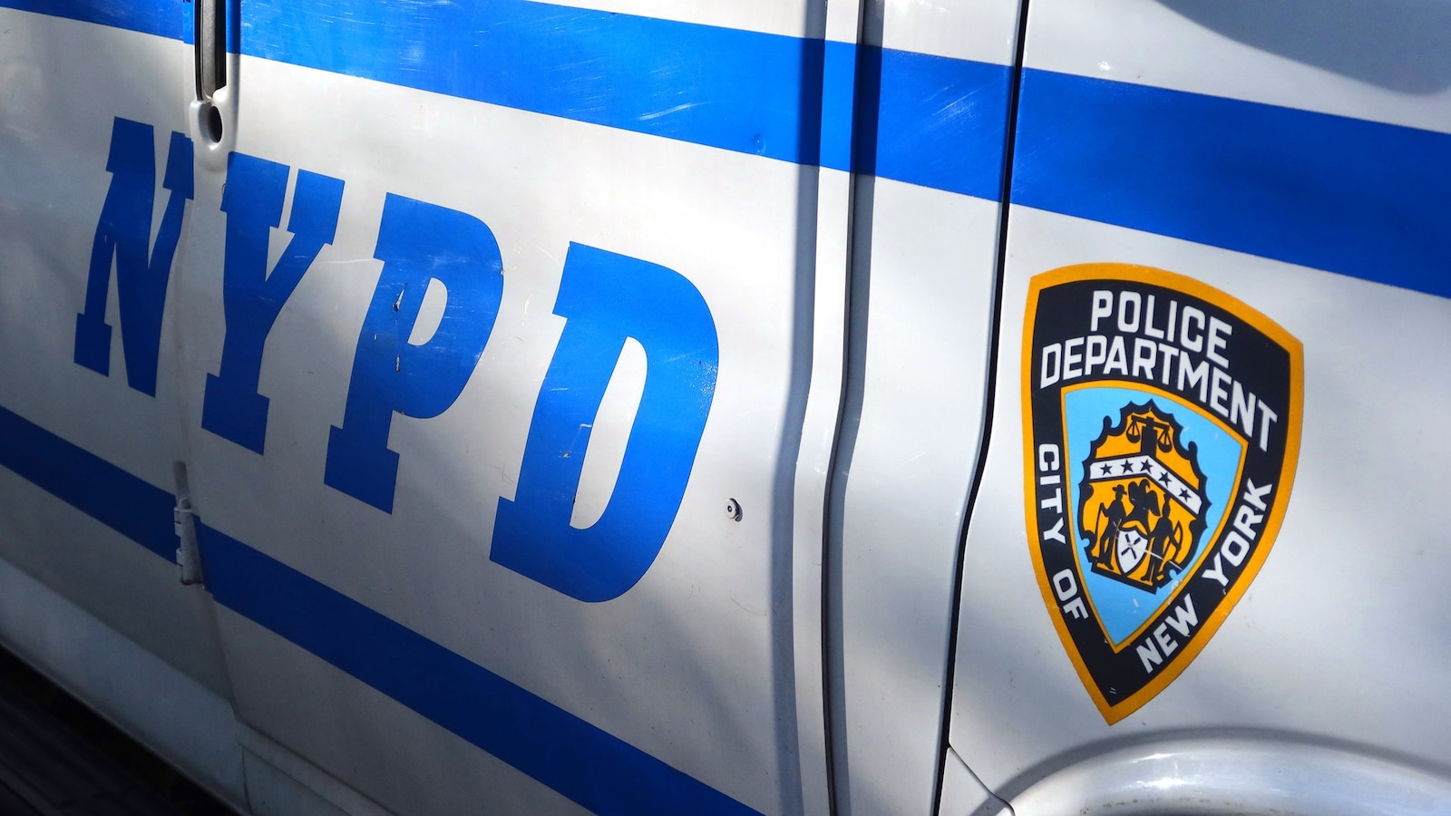 Dos personas apuñaladas a plena luz del día en ataques aparentemente aleatorios en el Upper West Side de Nueva York: fuentes