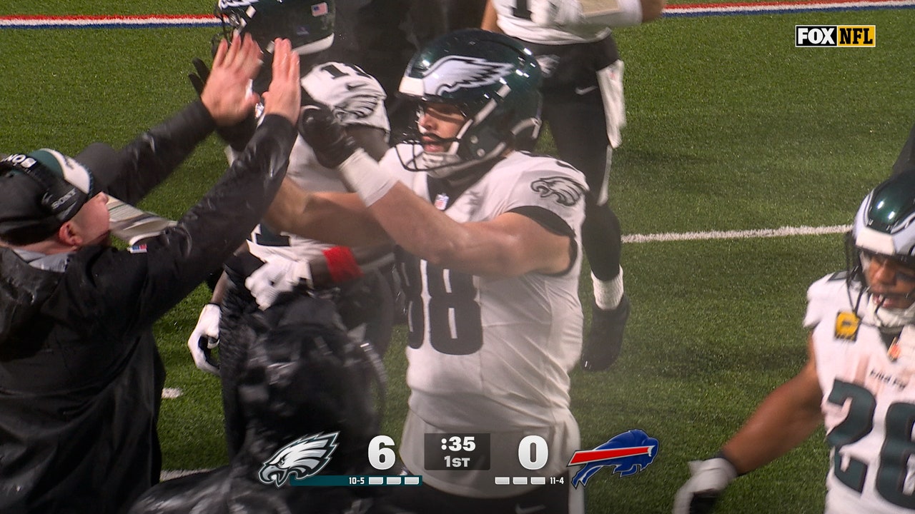 Jalen Hurts de los Eagles encuentra a Dallas Goedert para un touchdown de 1 yarda contra los Bills | Lo más destacado de la NFL