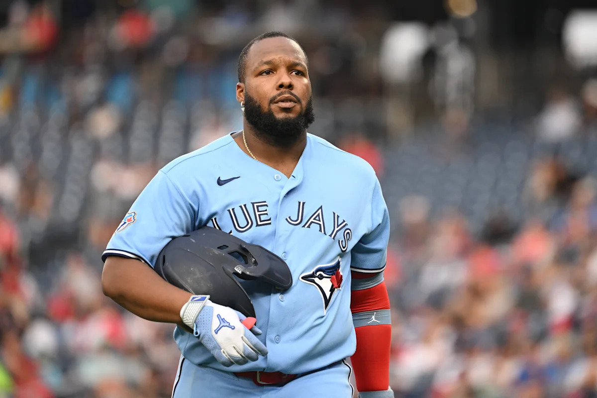 Los Azulejos pierden a Vladimir Guerrero Jr. por lesión en el tendón de la corva y caen ante los Nacionales después de que Shane Bieber concediera 6 bases por bolas en la primera entrada.