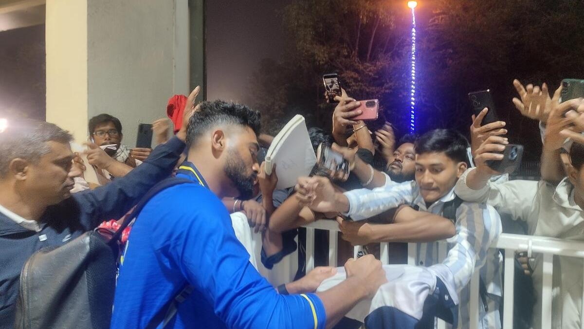 SMAT 2025-26: El corazón palpitante de Siraj supera su cuerpo cansado mientras se presenta a las tareas del hogar