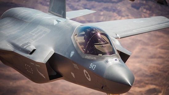 ¿Qué es el YAK-130? El F-35I “Adir” de la Fuerza Aérea israelí derriba un avión iraní de fabricación rusa en un histórico combate aire-aire