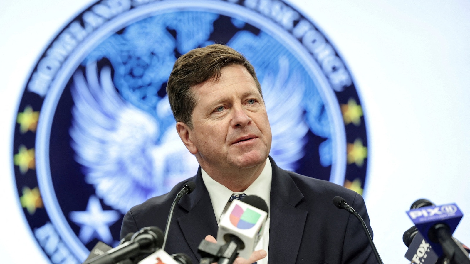 Trump pospone la audiencia de confirmación del DNI de Jay Clayton