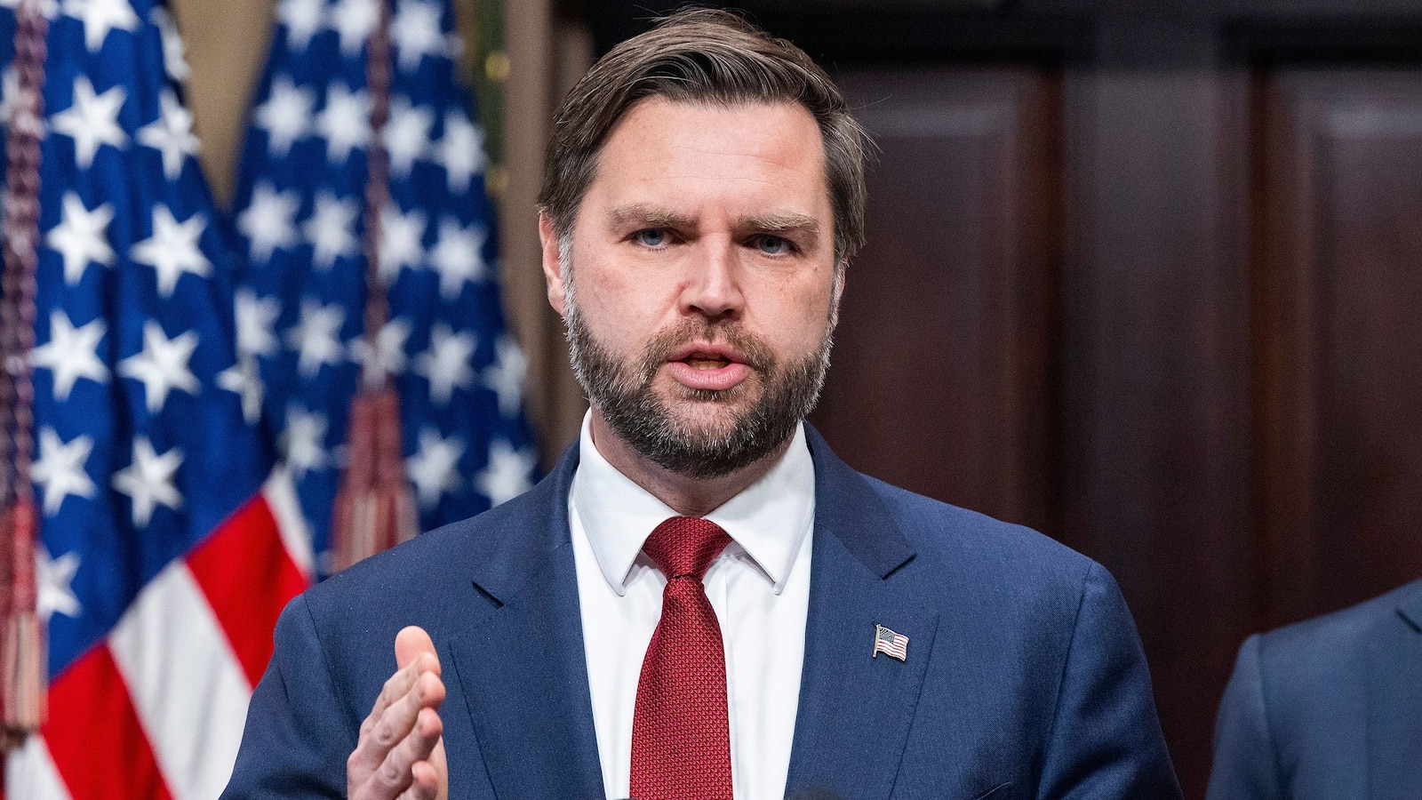 Vance se reunirá con omaníes sobre Irán y dirá que “no hay posibilidad” de una guerra de varios años si Estados Unidos ataca