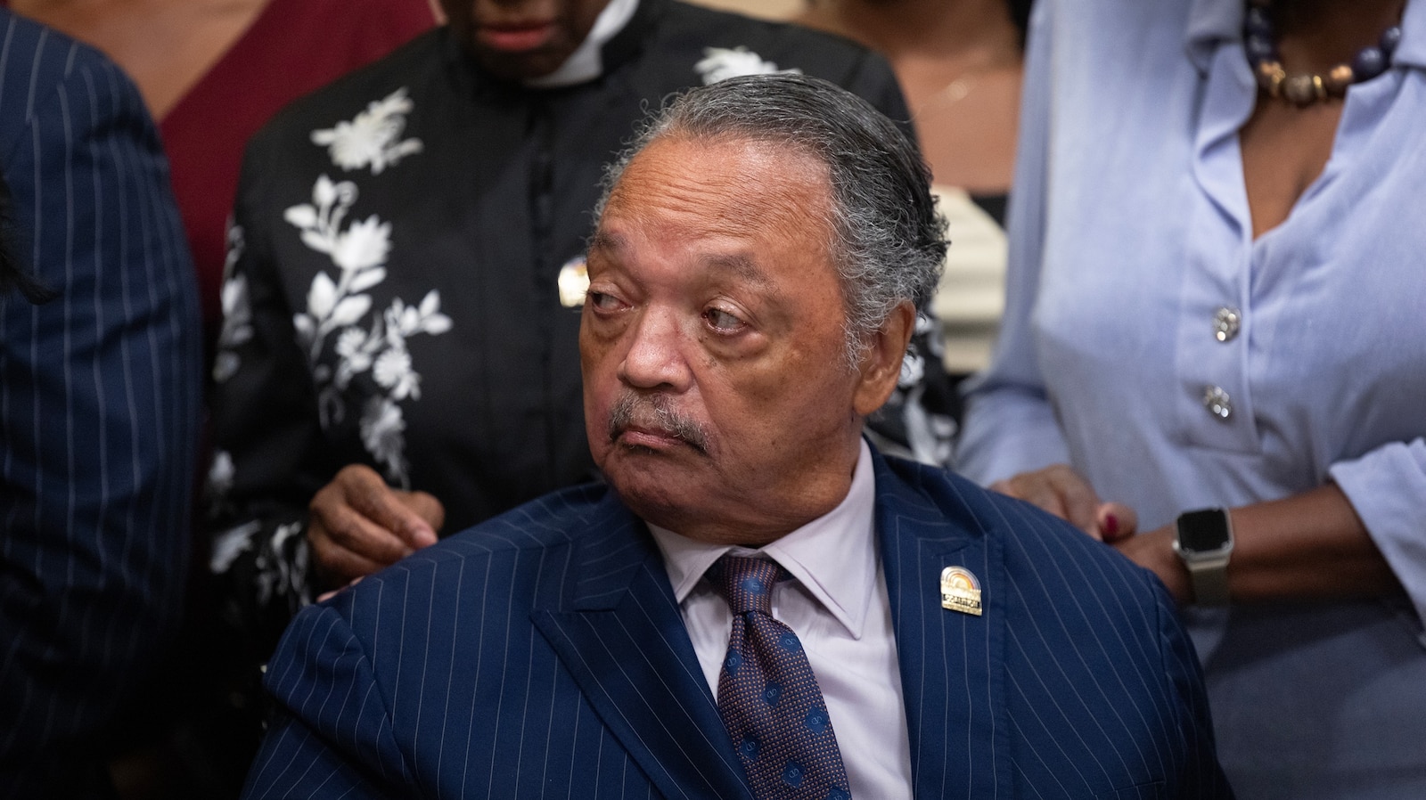 El líder de derechos civiles Jesse Jackson hospitalizado