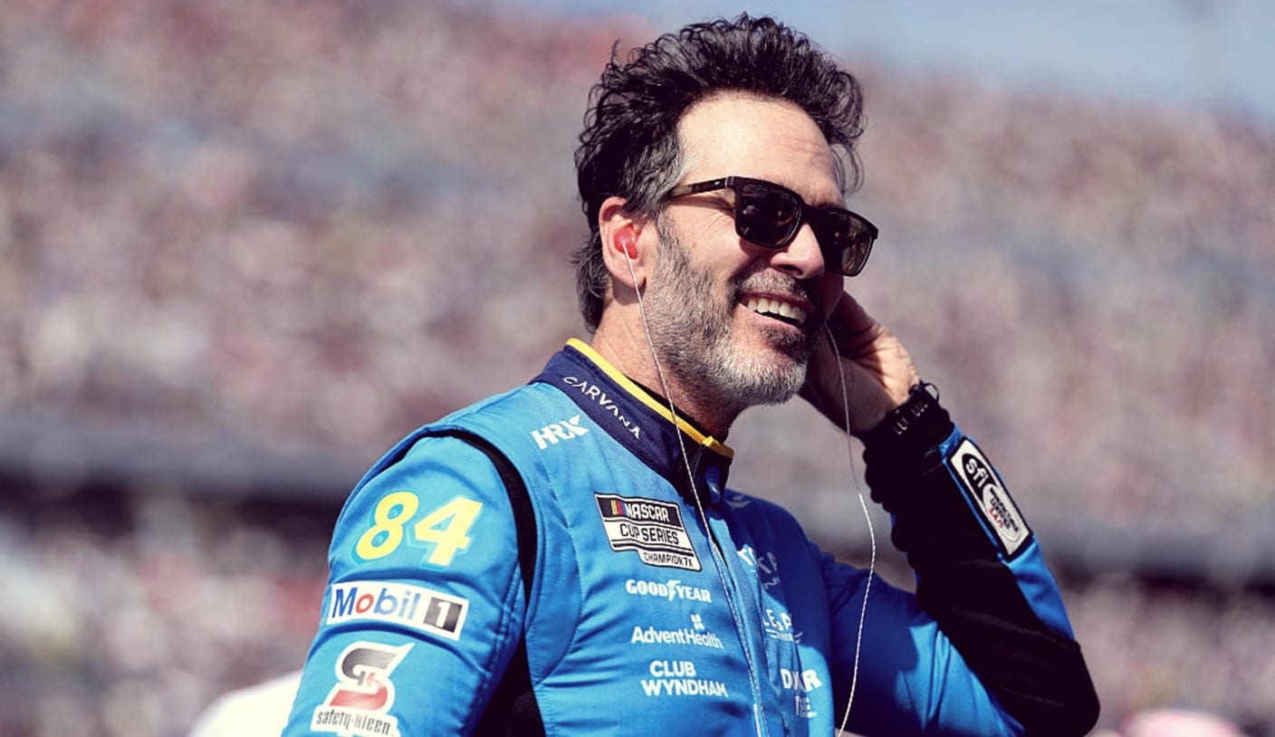 Jimmie Johnson lleva ‘Eye Candy’ de Mint 400 a la transmisión