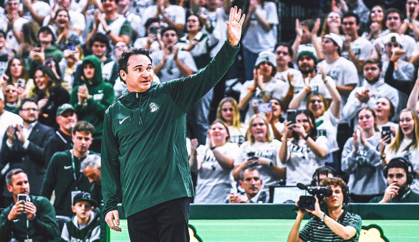 Michigan State despide al entrenador en jefe Jonathan Smith después de menos de 2 años