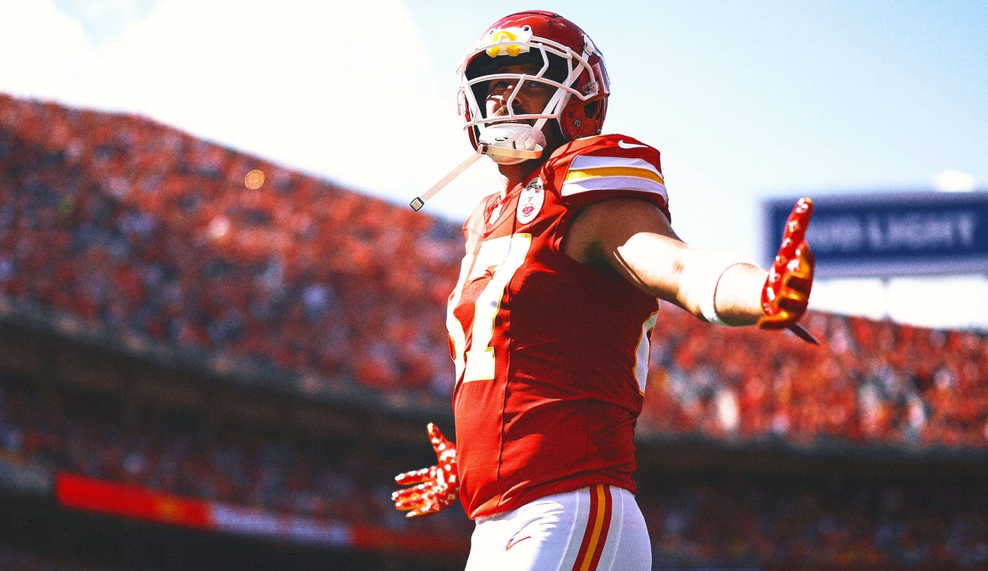 kelce-arms.jpg