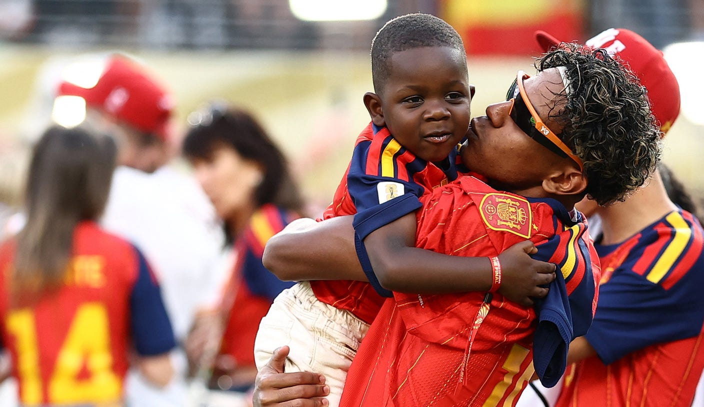 Cómo celebró Keyne, el hermano pequeño de Lamine Yamal, la victoria de España en el Mundial