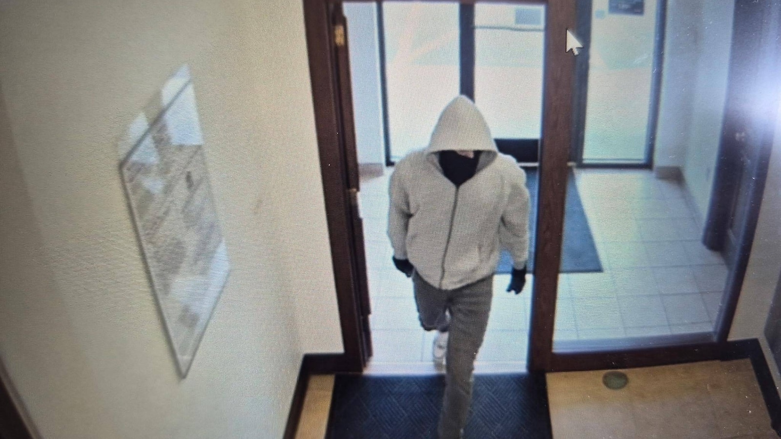 kybankrobbery_1777609457040_hpMain_16x9.jpg