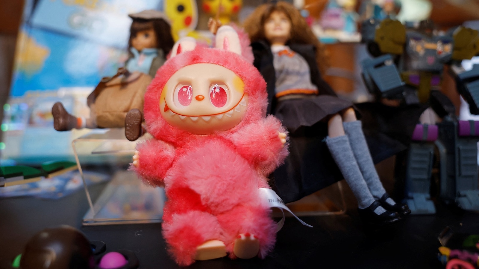 De Labubus al atraco del Louvre: los momentos virales que definieron 2025