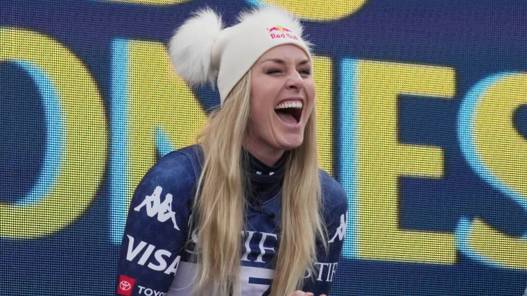 Lindsey Vonn, de 41 años, en bikini, hace alarde de su cuerpo listo para los Juegos Olímpicos en el aire frío de los Alpes