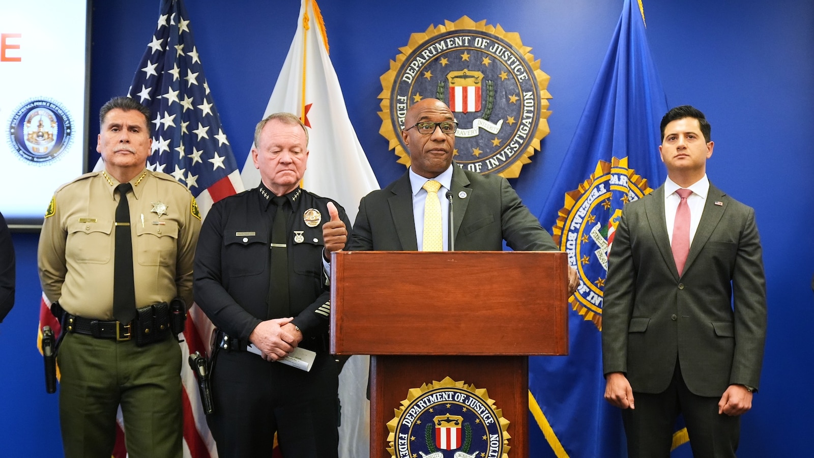 El FBI frustró un presunto ataque terrorista en Los Ángeles, dicen funcionarios