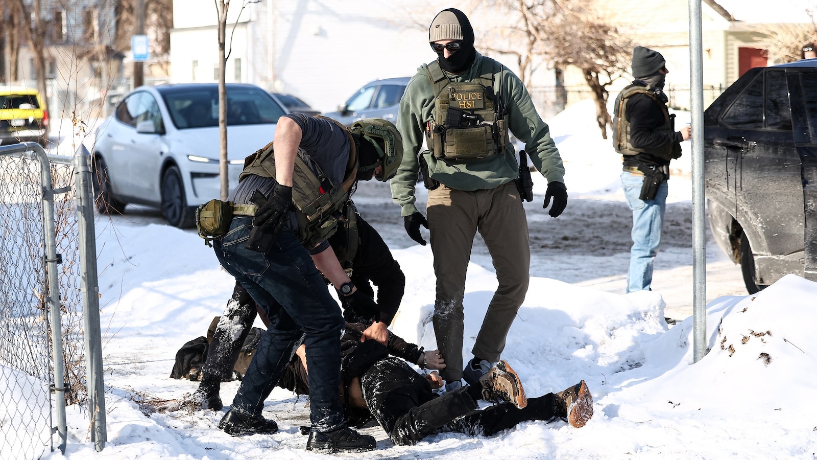 Los estadounidenses se oponen a las tácticas de control de inmigración de ICE 2-1: encuesta