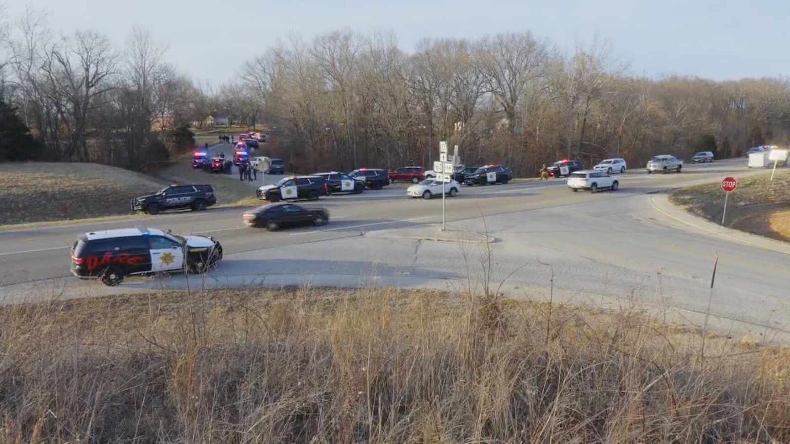 2 agentes de Missouri muertos a tiros y 2 heridos después de que un sospechoso abre fuego, dice el sheriff