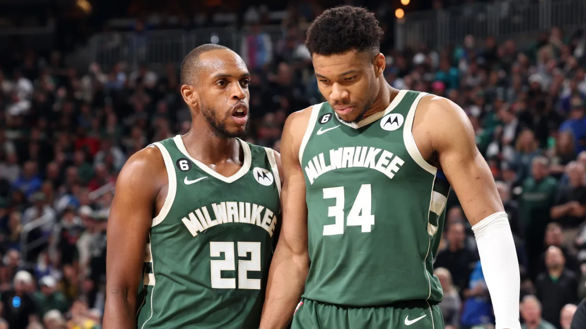 Giannis Antetokounmpo y Khris Middleton están ganando fuerza