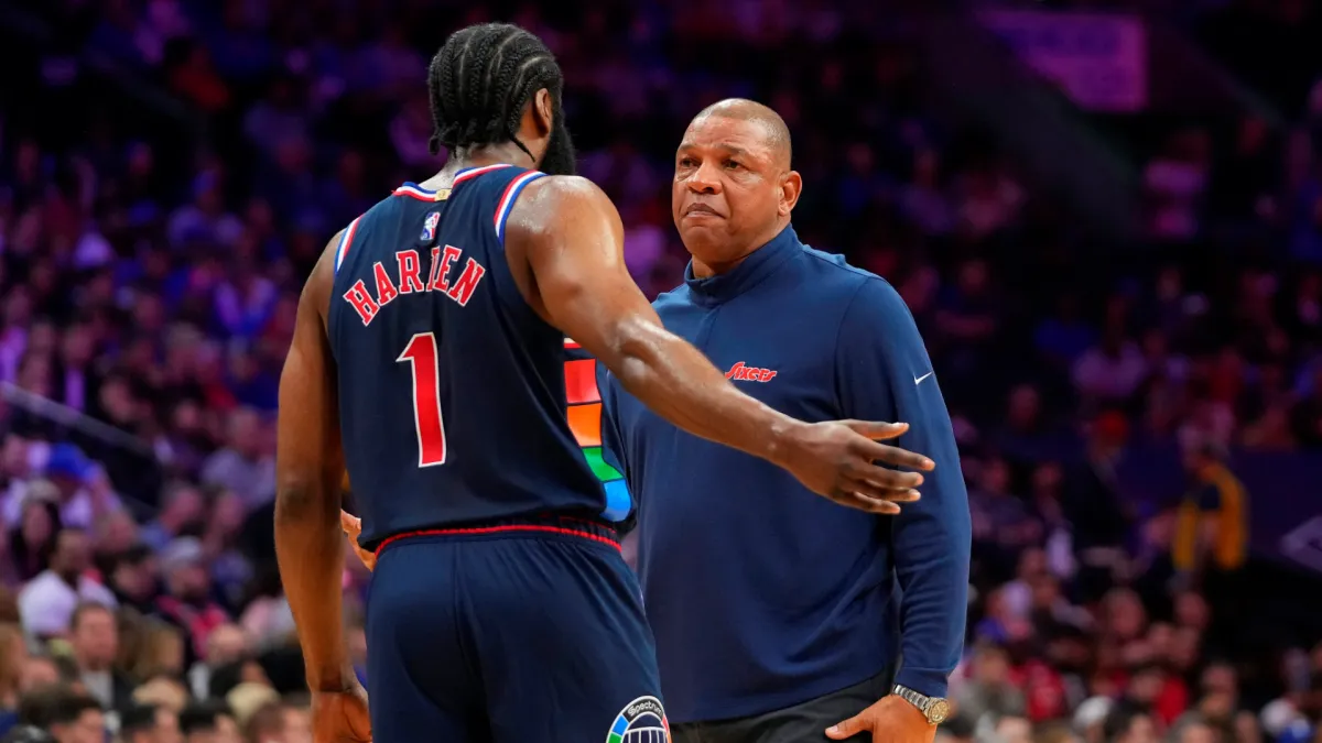 Doc Rivers explica por qué el estilo de juego de James Harden no ha llevado al éxito en la postemporada