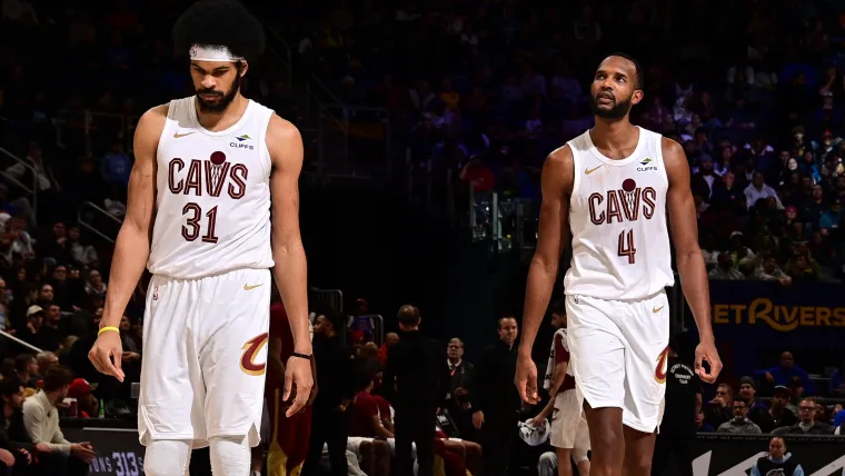 Evan Mobley está emocionado de jugar junto a un base de primer nivel como James Harden.