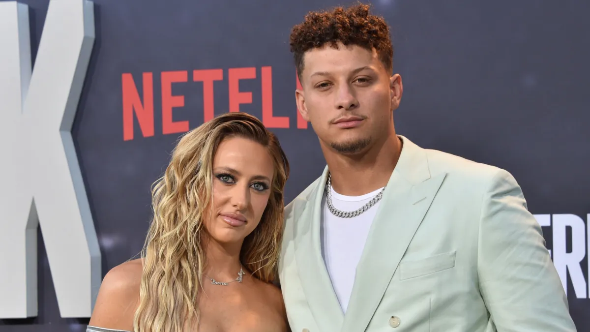 ¿Cuánto costó el vestido de Brittney Mahomes en la boda de Taylor Swift?