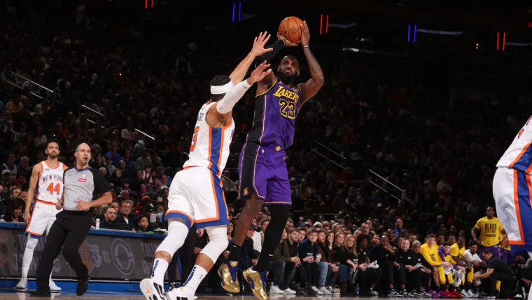 ¿En qué canal se transmite Lakers vs. Knicks hoy? Es hora de ver el partido de la NBA del domingo, programación de televisión y transmisión en vivo