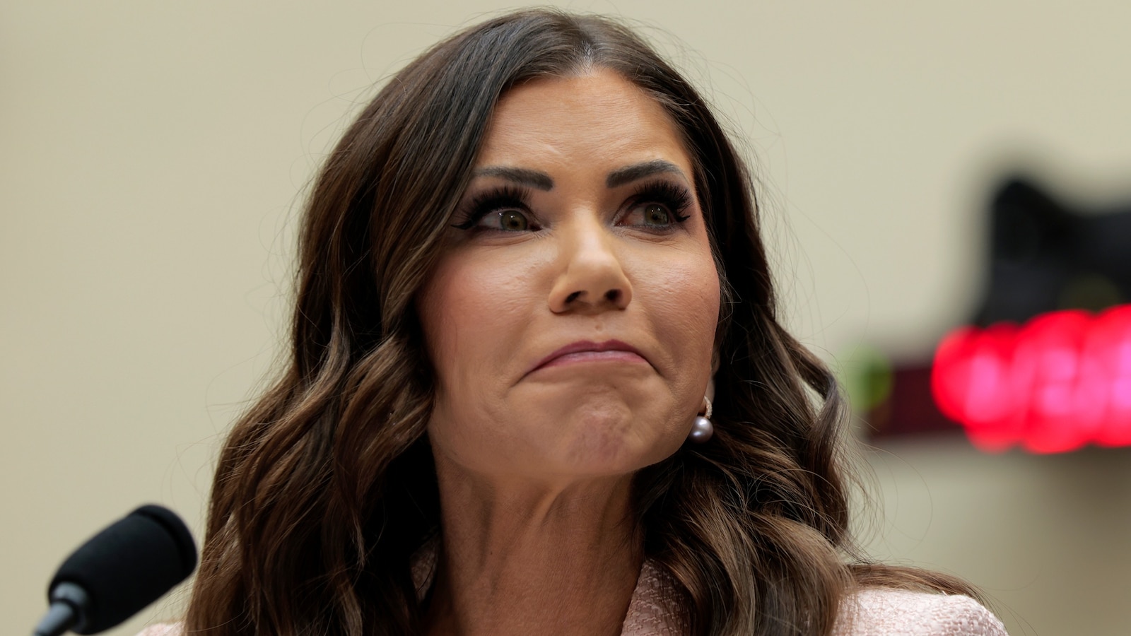 Trump despide a la secretaria del DHS, Kristi Noem, y la reemplaza con el senador Markwayne Mullin