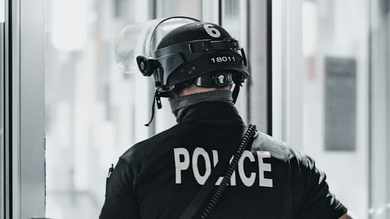‘Toma de poder adolescente’ de North Charleston: se ve a un grupo agrediendo a la policía en un video después del horror de Florida