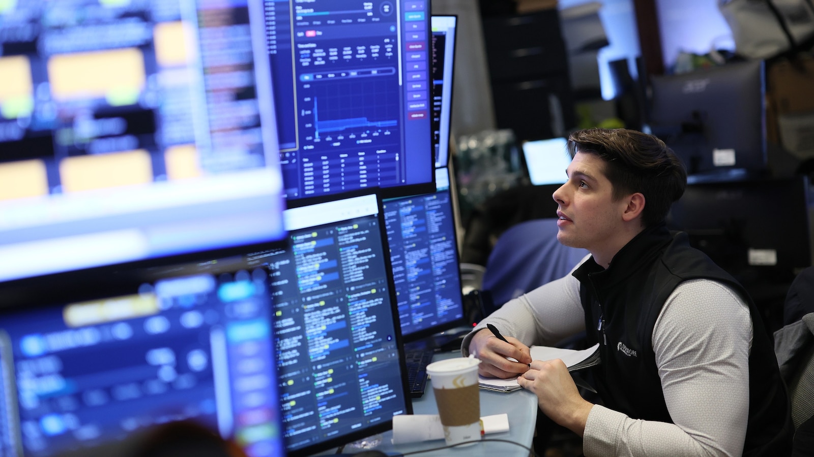 El índice Dow Jones cae 650 puntos mientras la guerra de Irán eleva los precios del petróleo