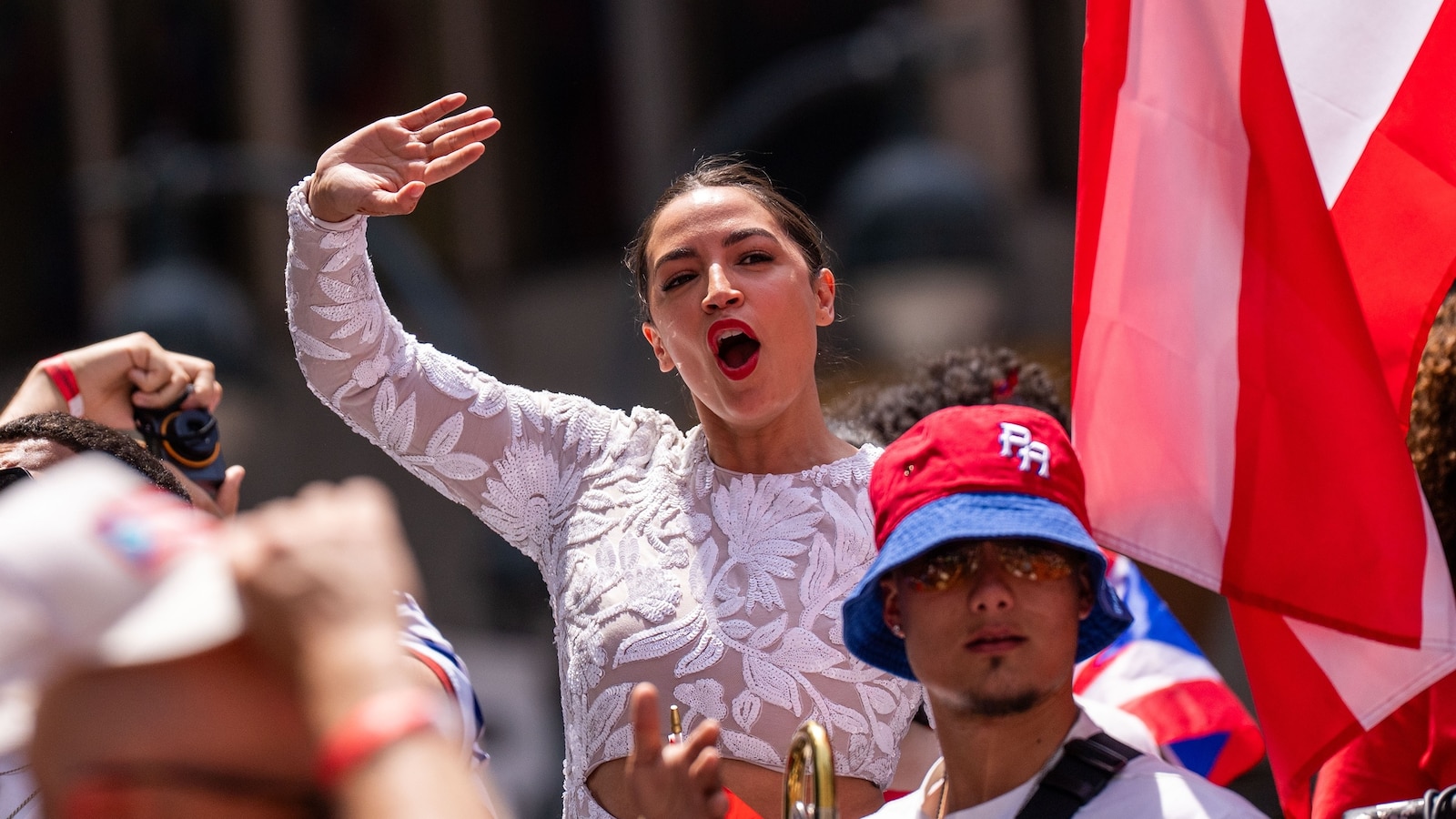 Cómo los respaldos de mitad de período de AOC y Ro Khanna podrían influir en el Partido Demócrata
