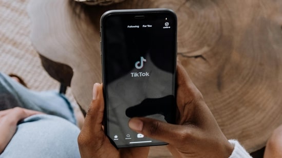 ¿Quién es Juan Uribe? Papá de Florida se vuelve viral con una petición en TikTok para salvar la vida de su hijo adolescente, ‘la peor pesadilla de un padre’