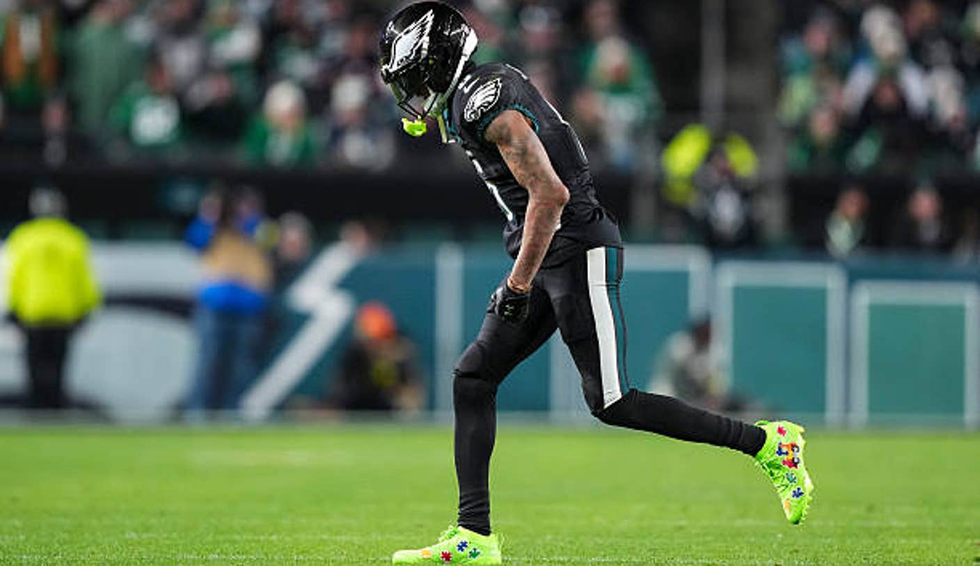 philadelphia-pennsylvania-devonta-smith-of-the-philadelphia-eagles-runs-across-the-field.jpg