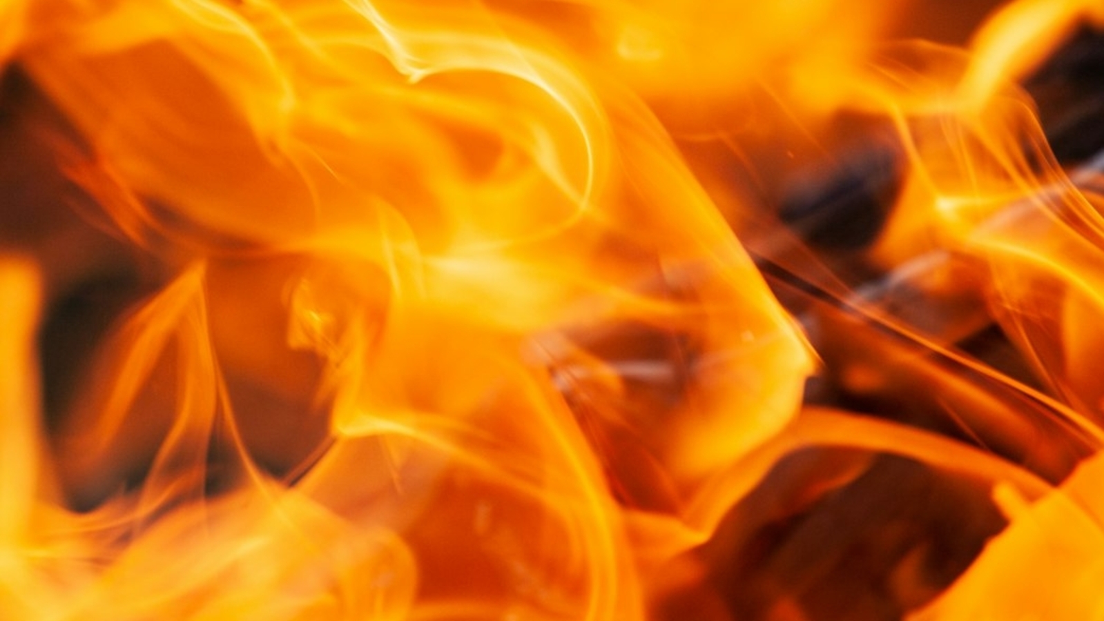 Incendio de Foxridge Apartments: Videos dramáticos muestran un incendio masivo en Blacksburg, Virginia