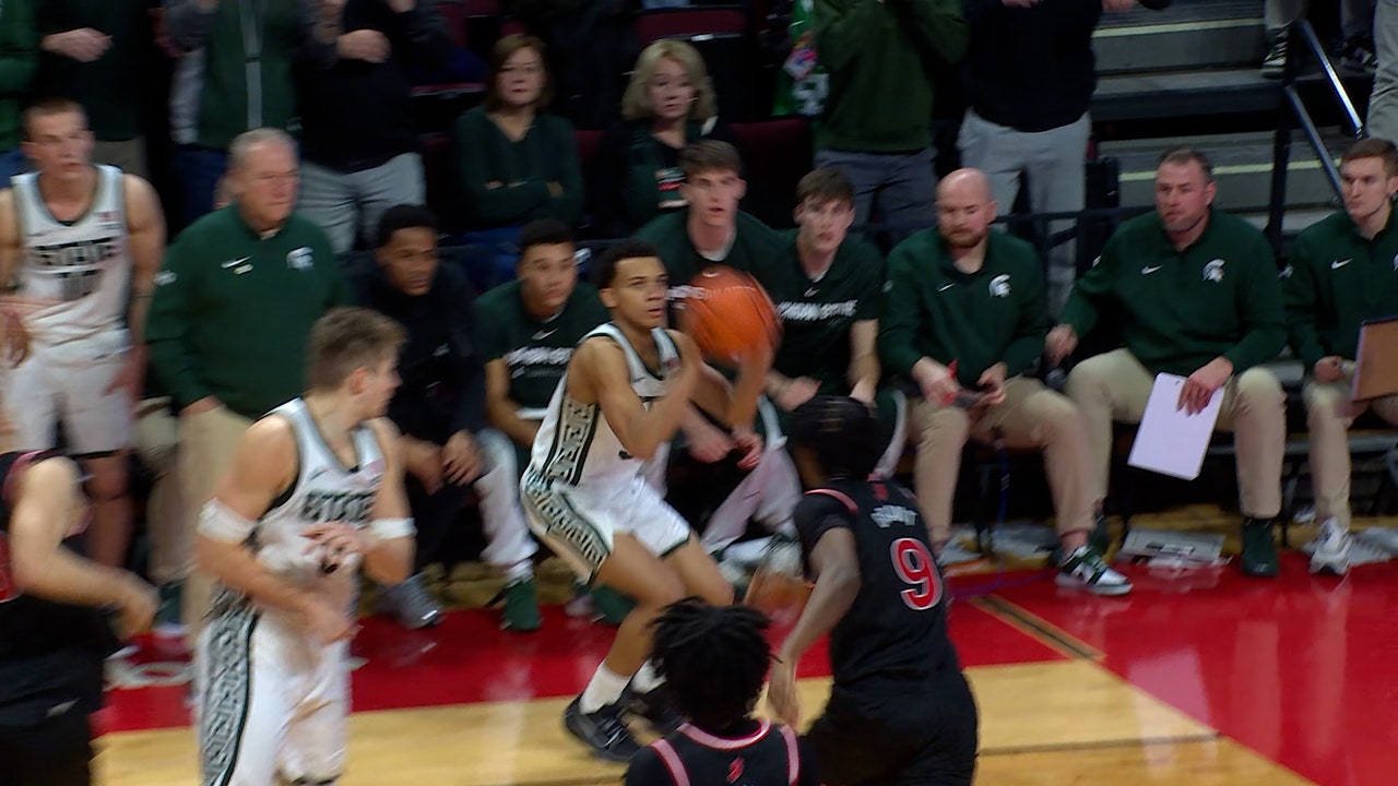 Divine Ugochukwu de Michigan State anota el triple de CLUTCH para ayudar a enviar el juego a tiempo extra contra Rutgers