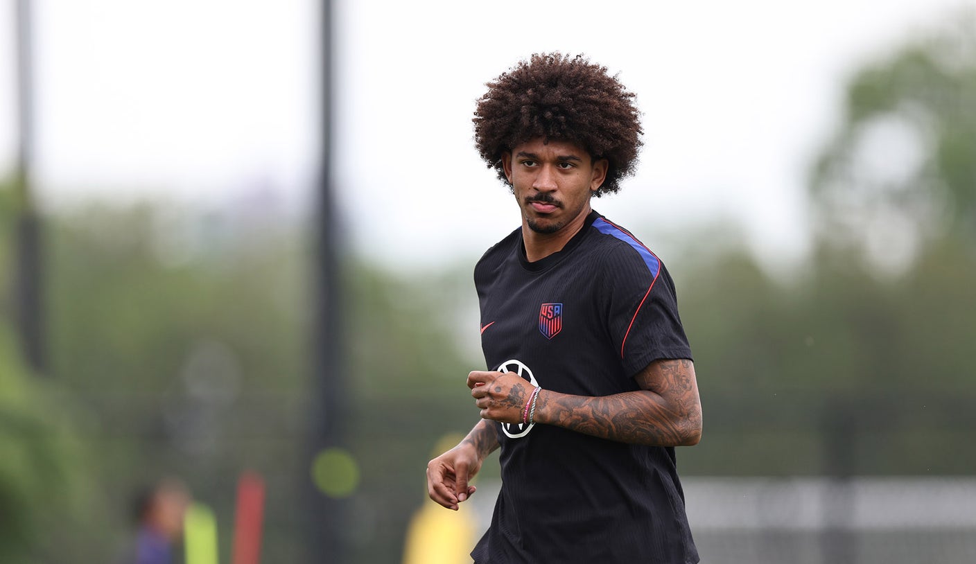Chris Richards de EE.UU. participa plenamente en el entrenamiento antes del primer partido de la Copa del Mundo