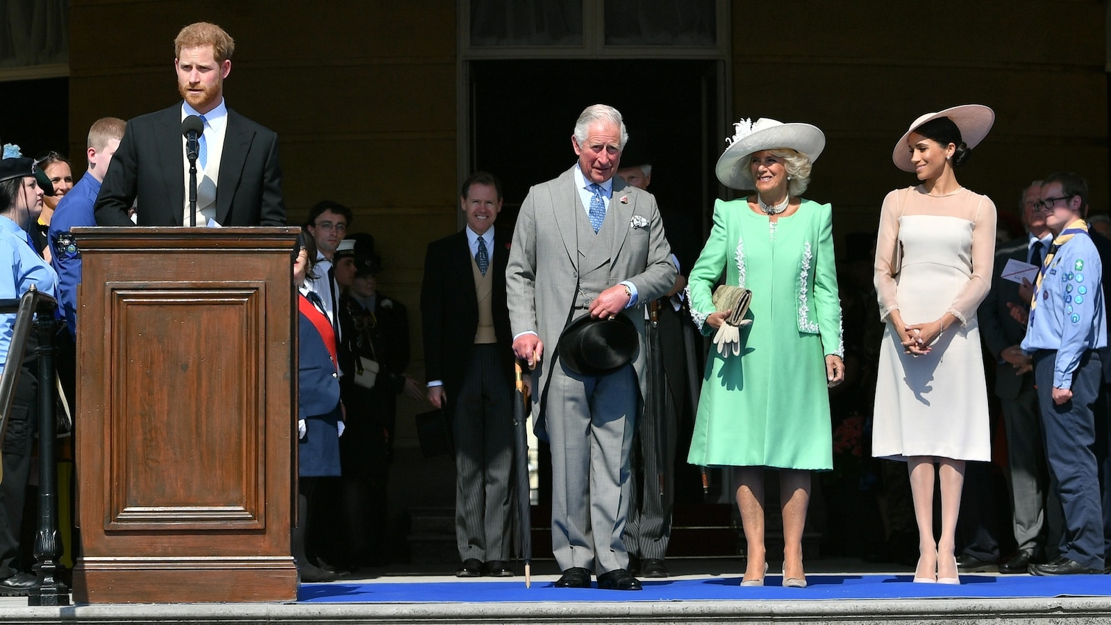 El rey Carlos III y la reina Camilla se reúnen con el príncipe Harry, Meghan y sus hijos en el Reino Unido