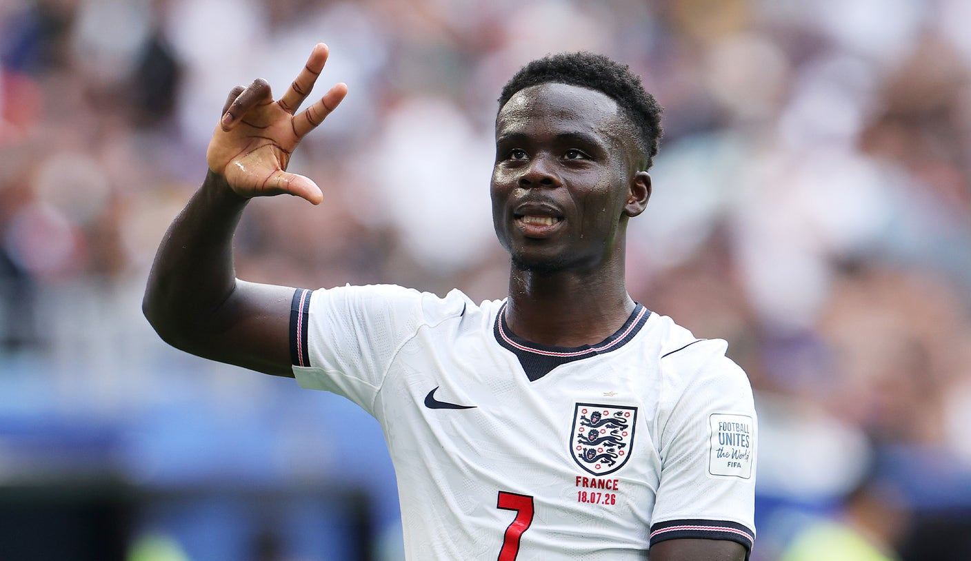 Bukayo Saka responde a las preguntas sobre su estado físico tras el hat-trick ante Francia