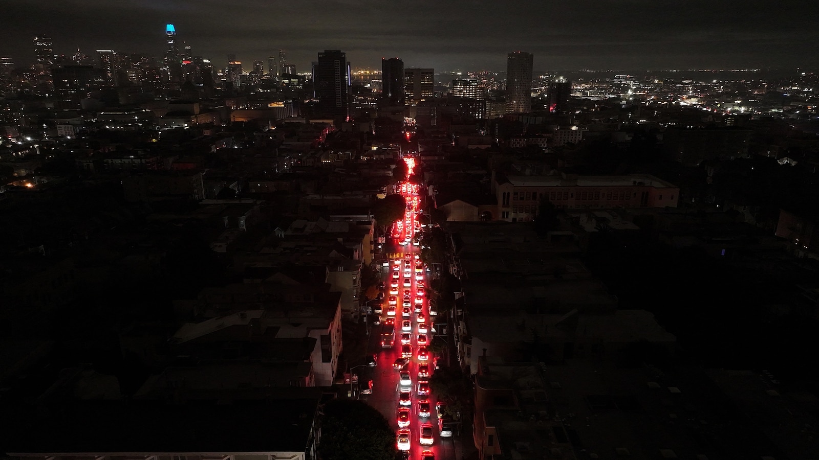 san-francisco-power-outage-gty-cw-20251221_1766336125562_hpMain_16x9.jpg